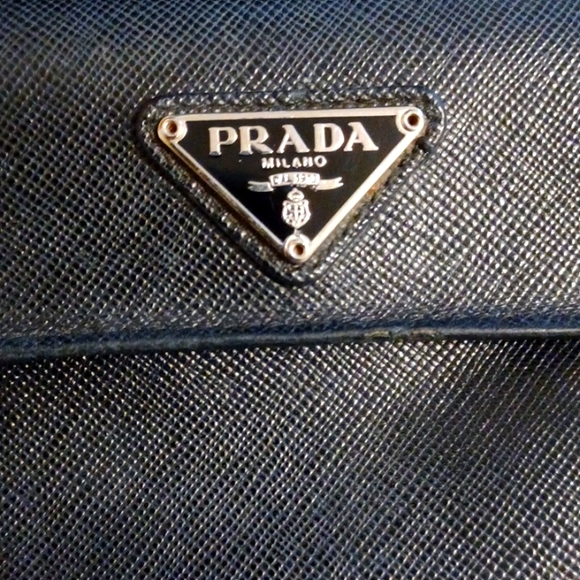 🖤PRADA SAFFIANO LEATHER COMPACT WALLET - Picture 14 of 15
